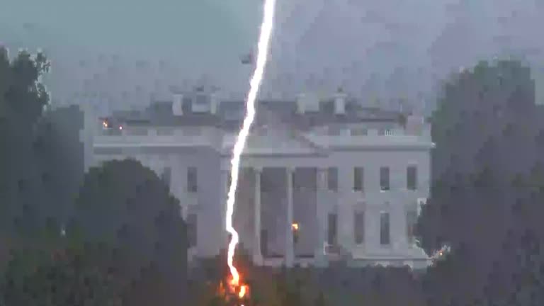 Moment: Deadly Lightning Strike Lights Up White House, Kills Two