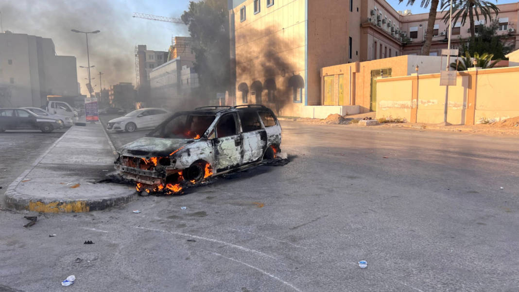Car Burns During Clashes In Tripoli