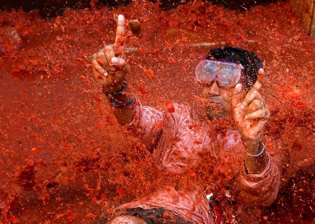 La Tomatina Tomato Fight Festival Returns After Covid 19 Ban, In Bunol