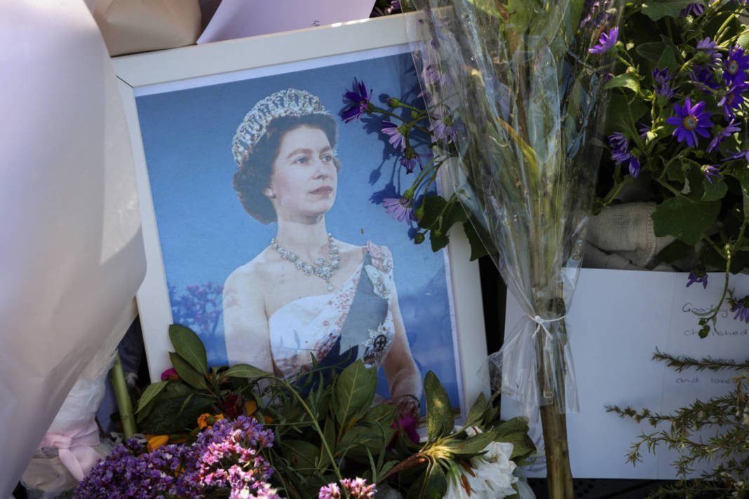 Australians Mourn The Death Of Britain's Queen Elizabeth