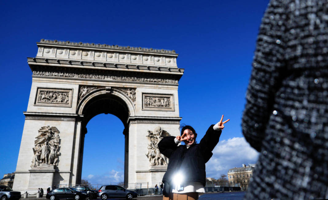 Europe Hopes For Busy Summer Return Despite Chinese Tourists Growing Dimmer