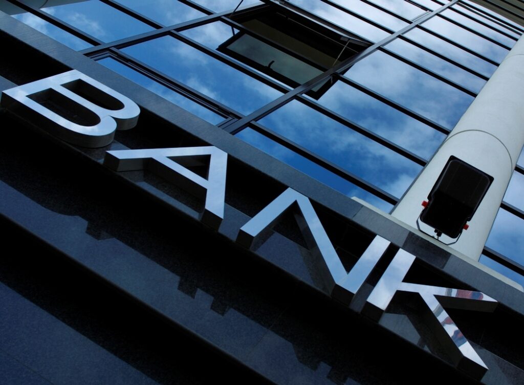 Banks Cy