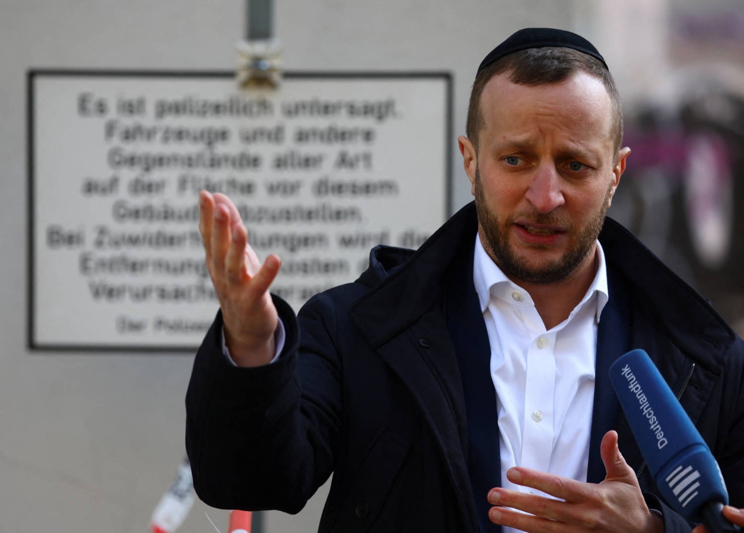Two Molotov Cocktails Thrown At Berlin Synagogue Overnight