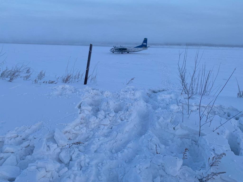 Russian Plane Lands On Frozen River