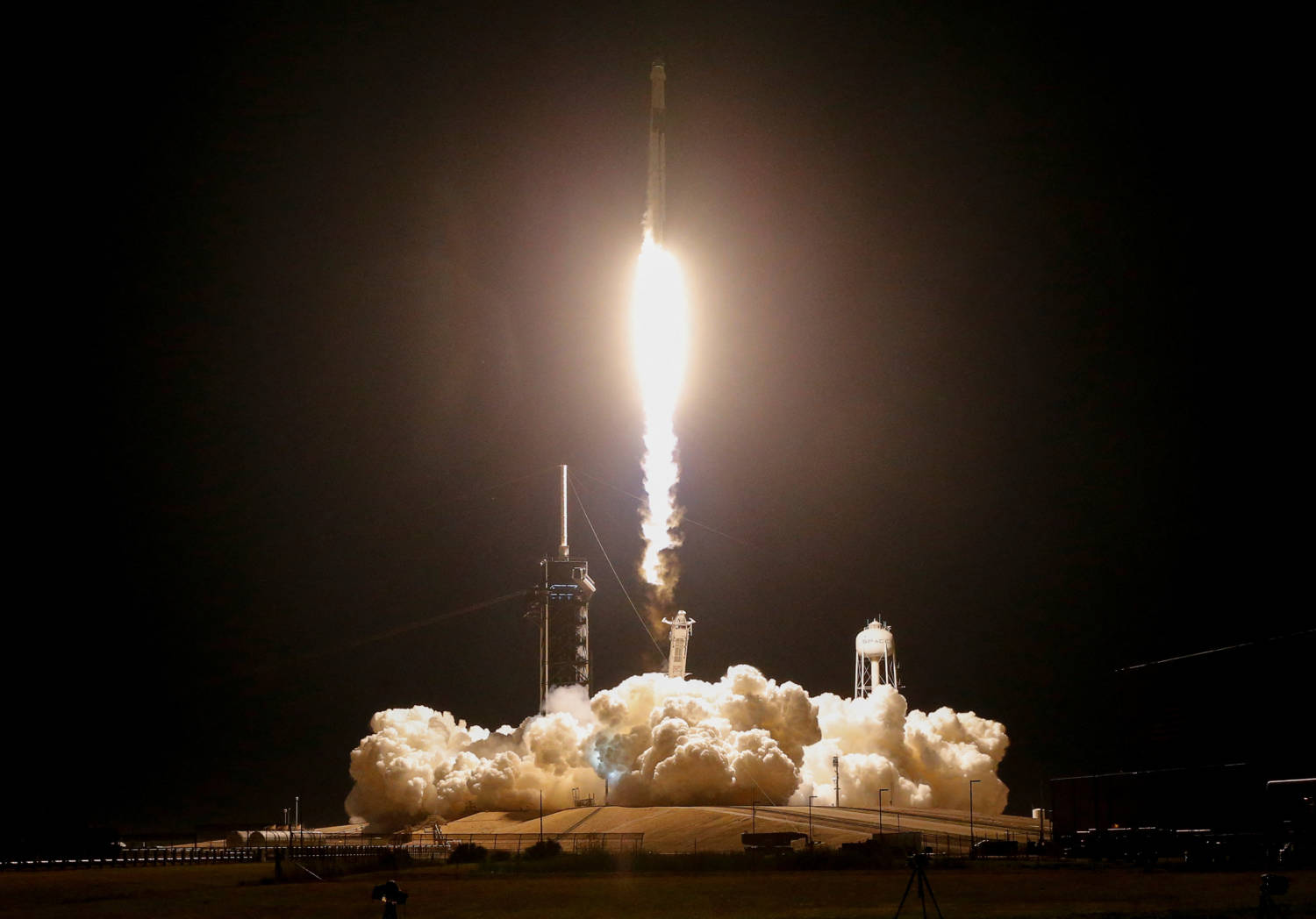 A Spacex Falcon 9 Rocket Lifts Off Carrying Nasa's Spacex Crew 8 Astronauts