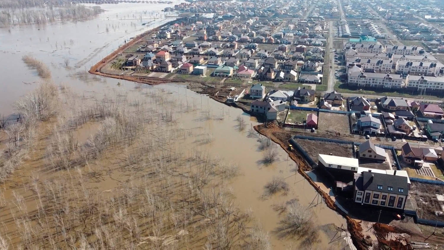 Russian Villagers Build Homemade Dam To Keep Out Floods, In Orenburg Region
